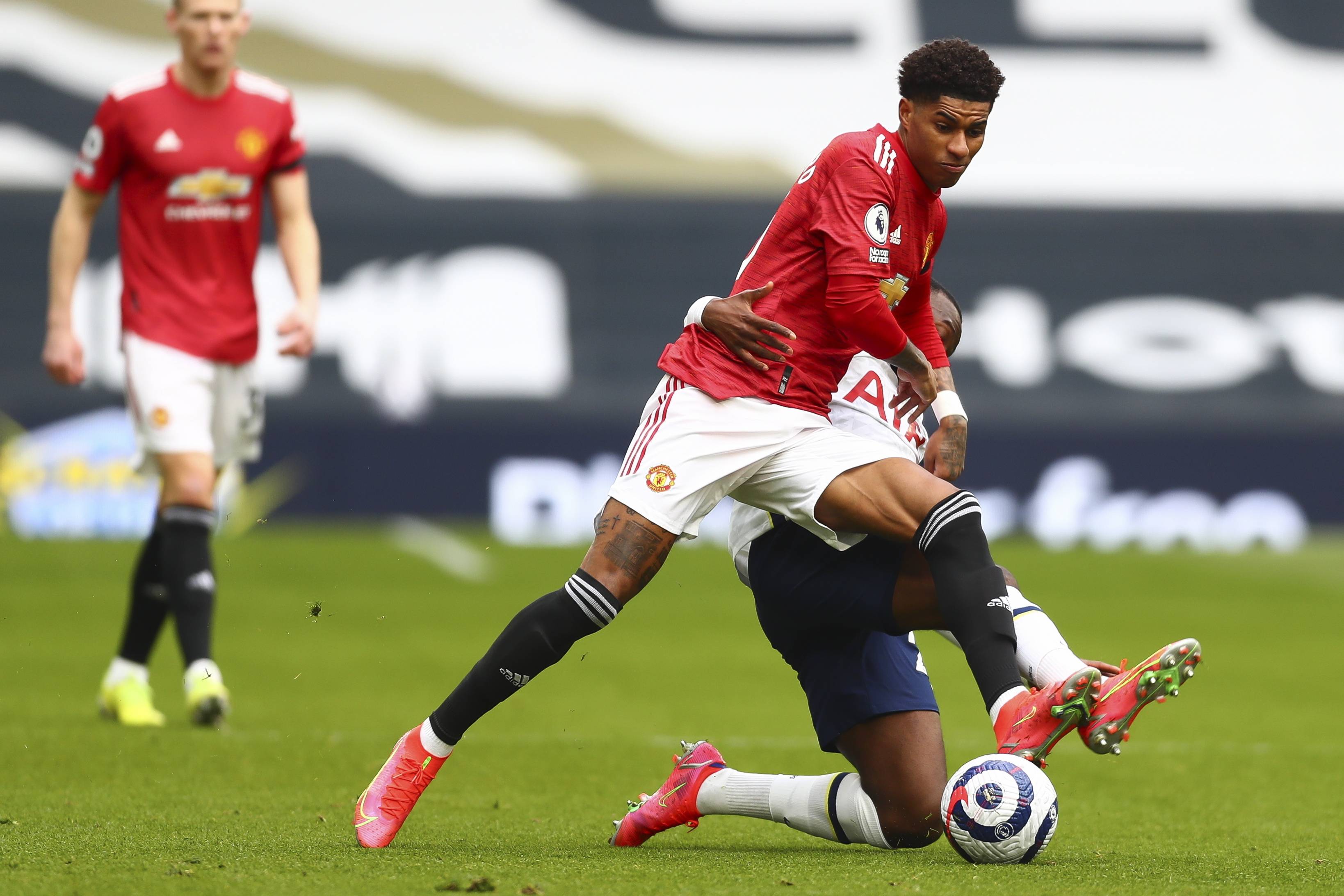 根据英超赛 根据英超赛